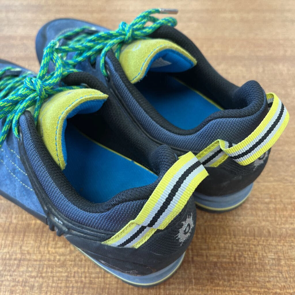 Hiking Boots Size Up Or Down Salewa - Women's Mountain Trainer Pelle - MSRP comp $239: Blue/Black/Green/Yellow-women-W6.5