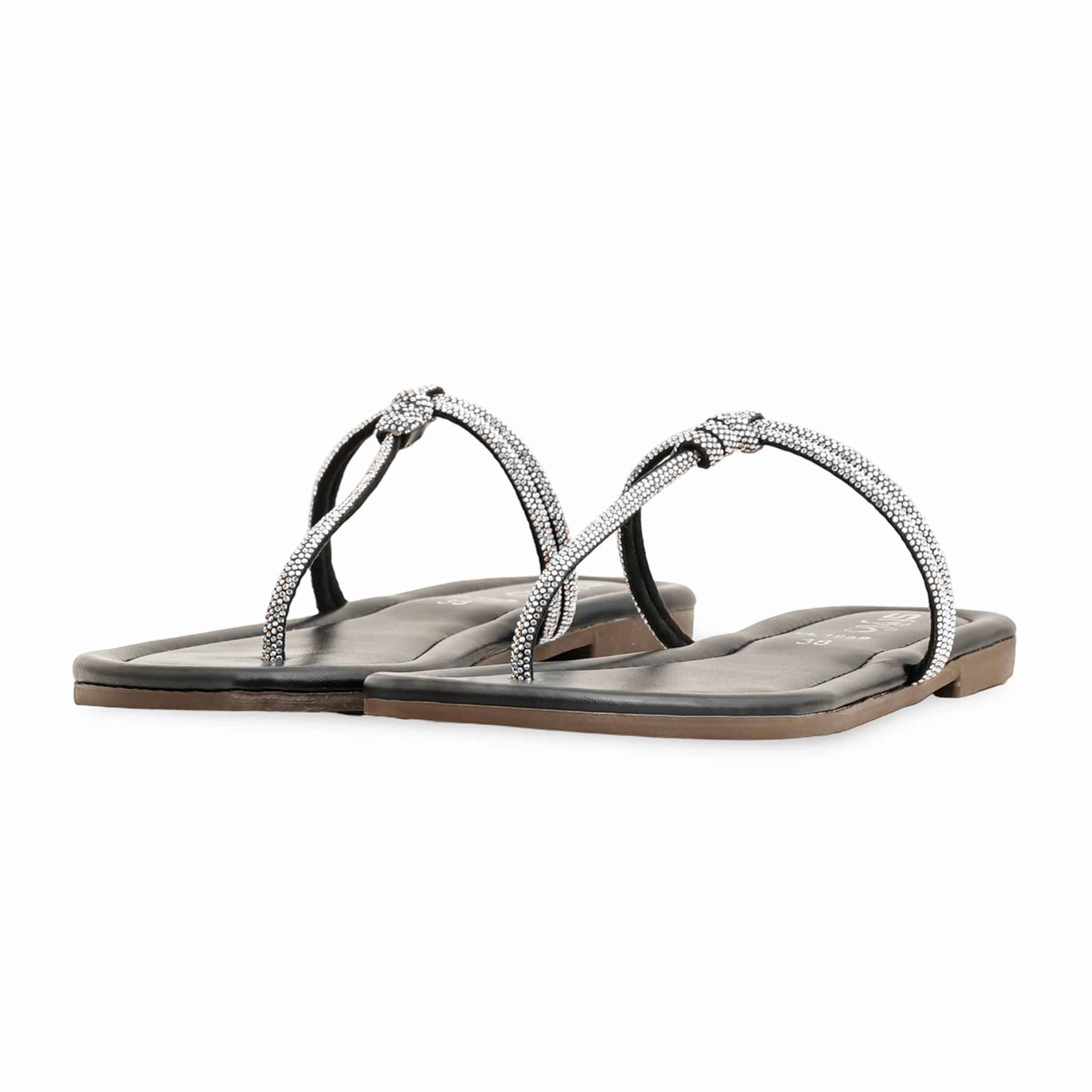 Flat Bottom Shoes For Running Black Casual Chappal For Women CL1959