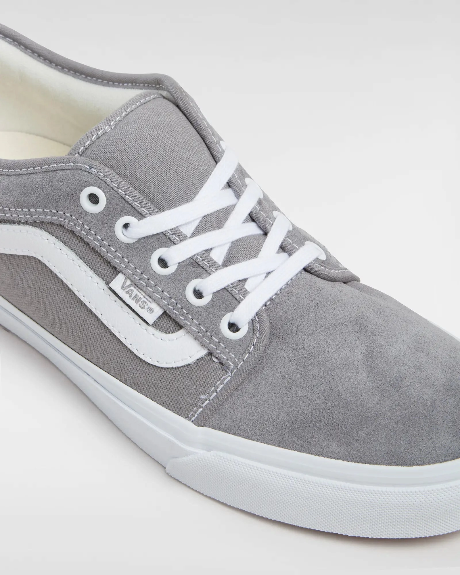 Chukka Low Sidestripe Shoes in Light Grey Medicinal Slippers