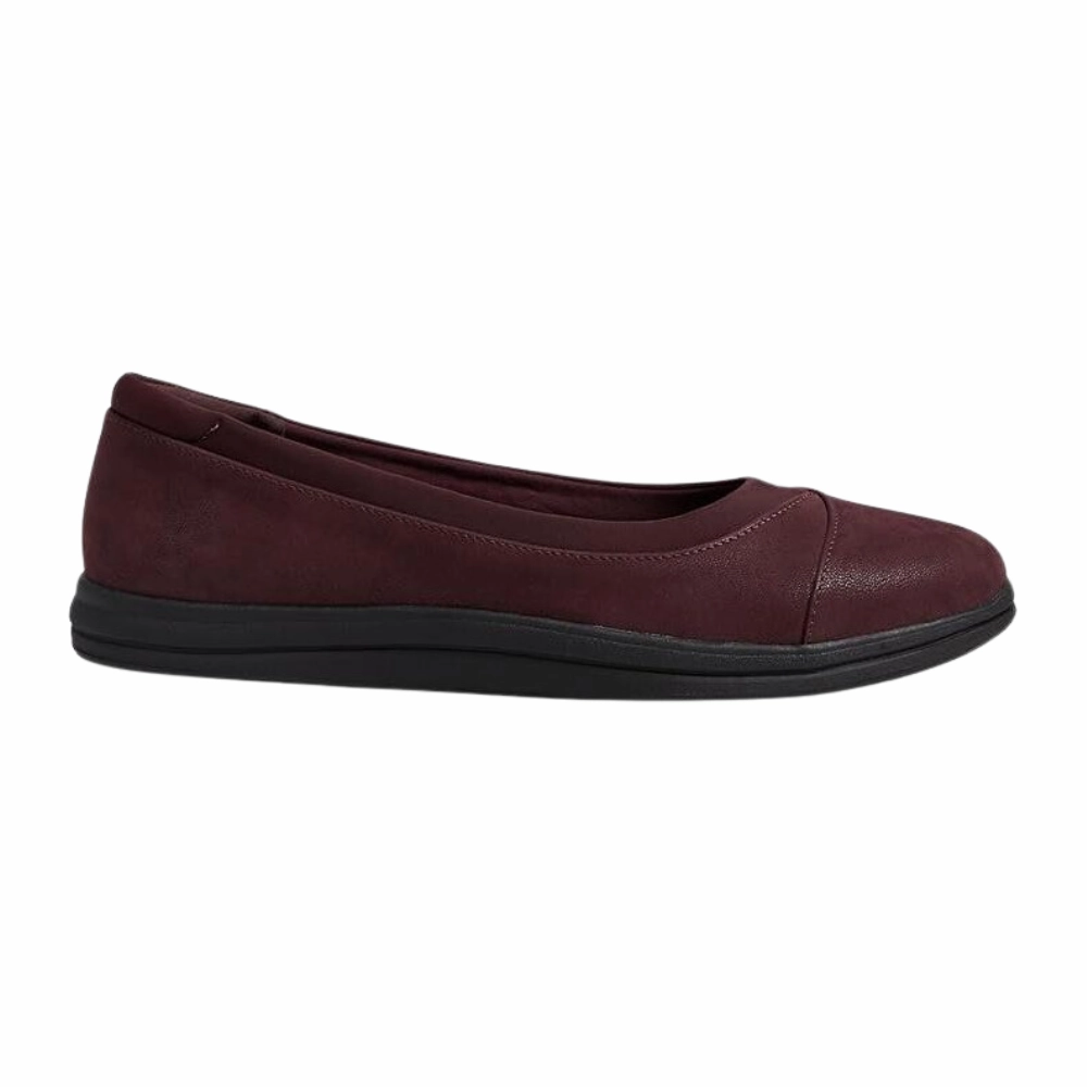 Carolina Herrera Shoes Clarks Women's Breeze Ayla Ballet Flat, Burgundy Synthetic
