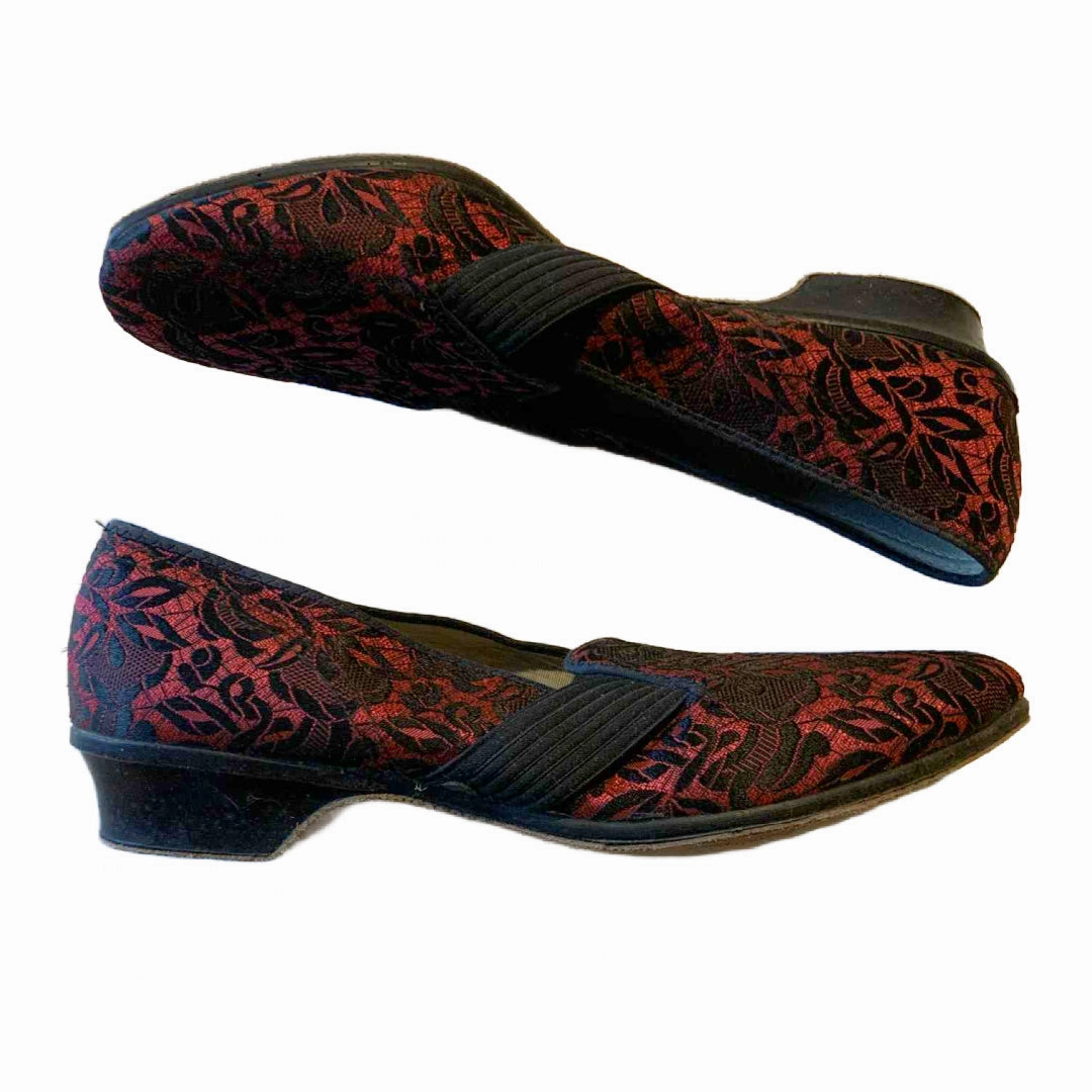 Slides Size 11 Black and Red Satin Brocade Bedroom Slippers circa 1950s US 10N