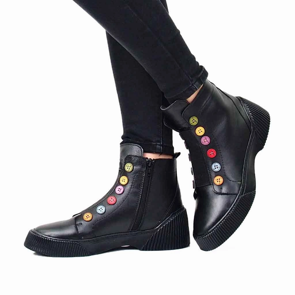 Racing Shoes For Flat Feet Tina "Button" Boot - Black