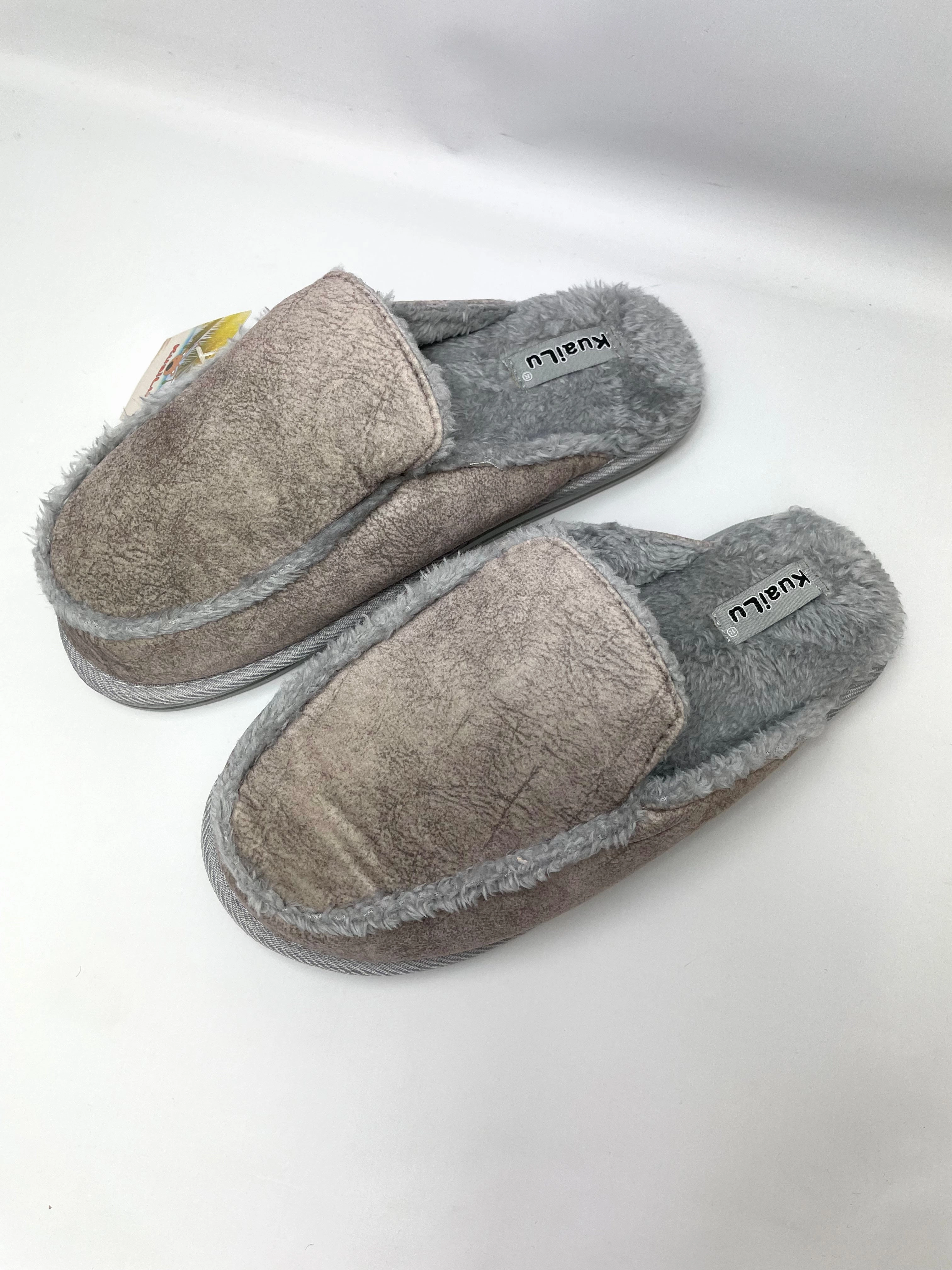 Kuromi House Slippers KuaiLu Faux Fur Women's Fuzzy Slippers in Grey