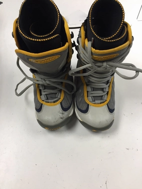 Used Heelside Upper White/Blue/Yellow Mens Size 6  Snowboard Boots Cowboy Boots Metal