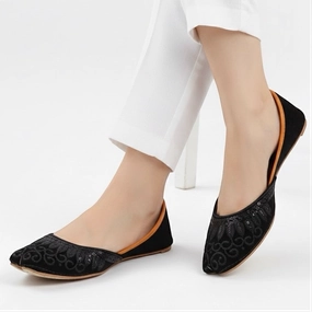 M0820 flat khussa Feet In Flat Shoes