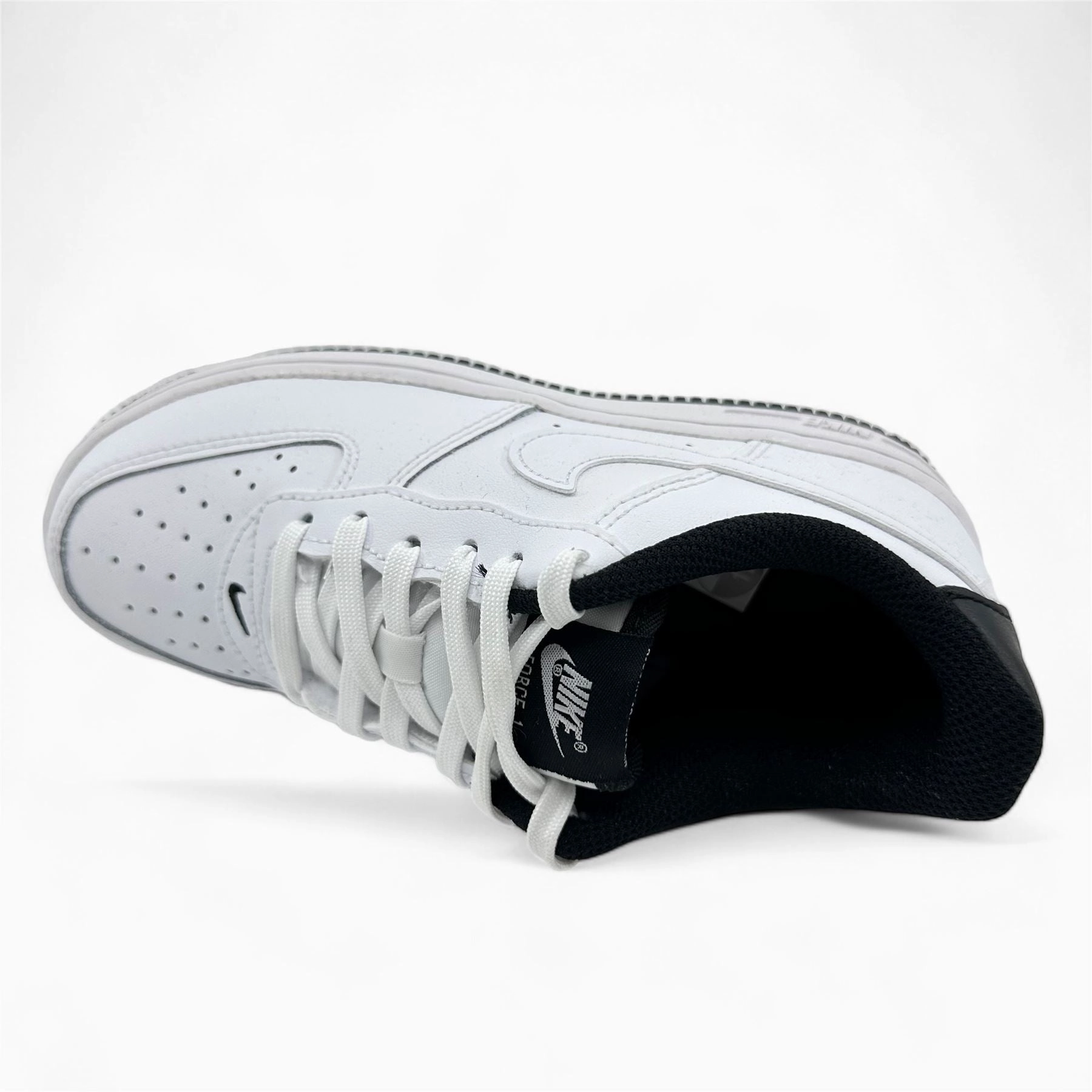 Nike Force 1 ESS White Black Kids Size 1 Athletic Sneaker Top Rated Walking Shoe