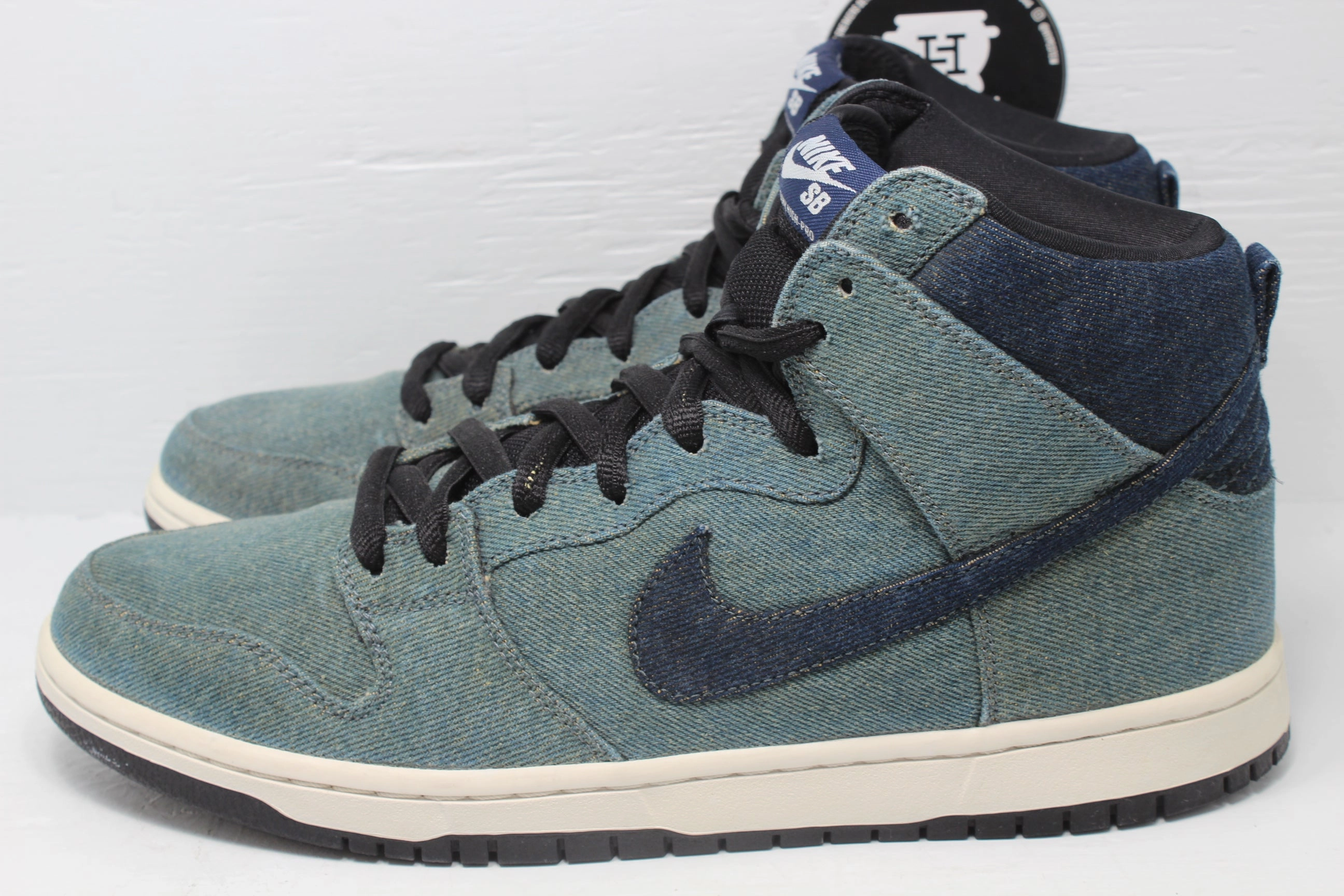Nike SB High Denim Nike Flyknit Running Shoe