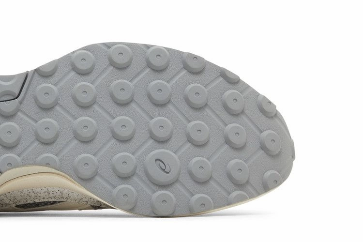 ASICS Jogger X81 Oyster Grey Cream Asics Shoes Stefon Diggs