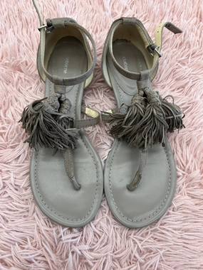 Sandals Flip Flops By Liz Claiborne In Tan, Size: 8 Relay Flip Flops