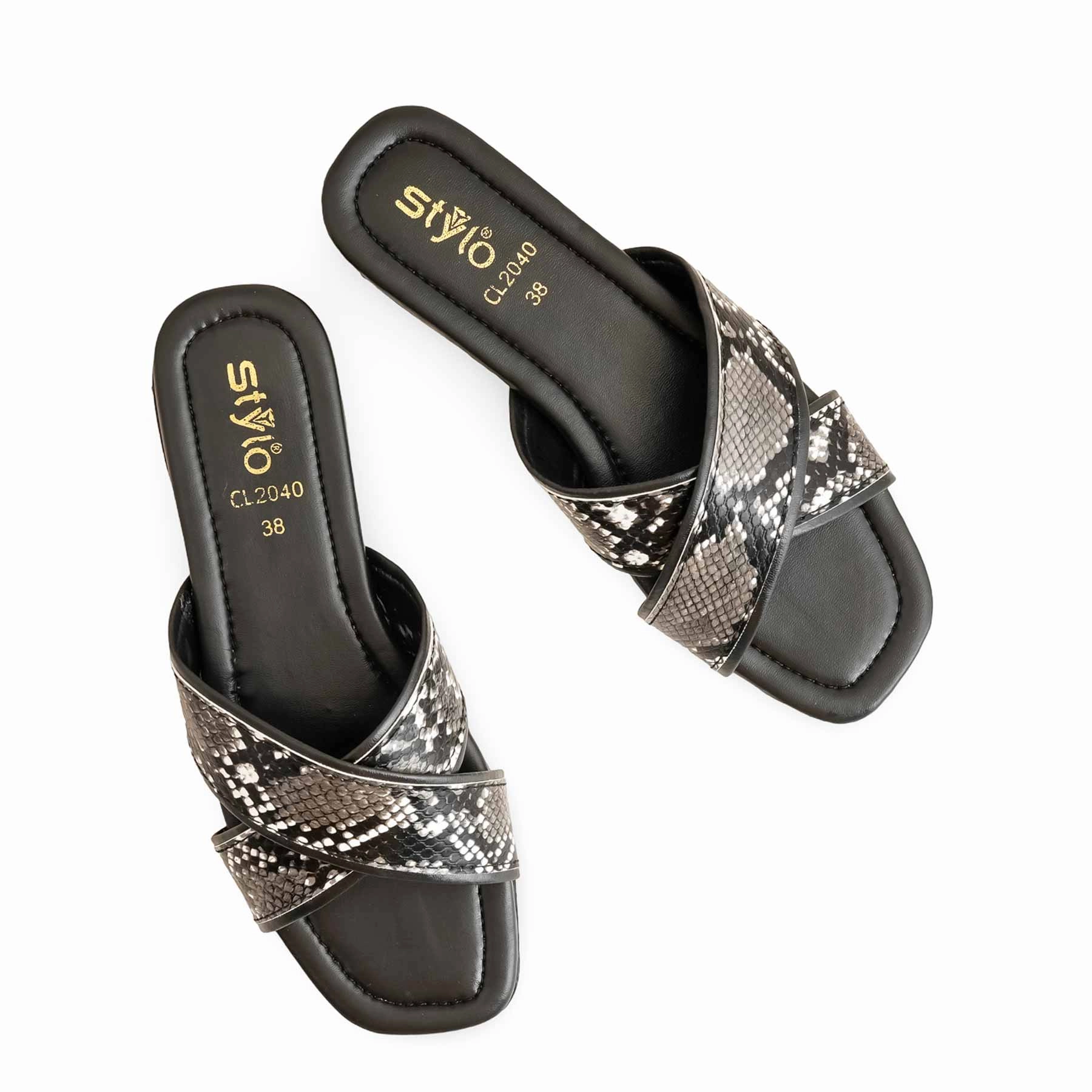 Black Casual Women Slipper CL2040 Running Shoes Feet