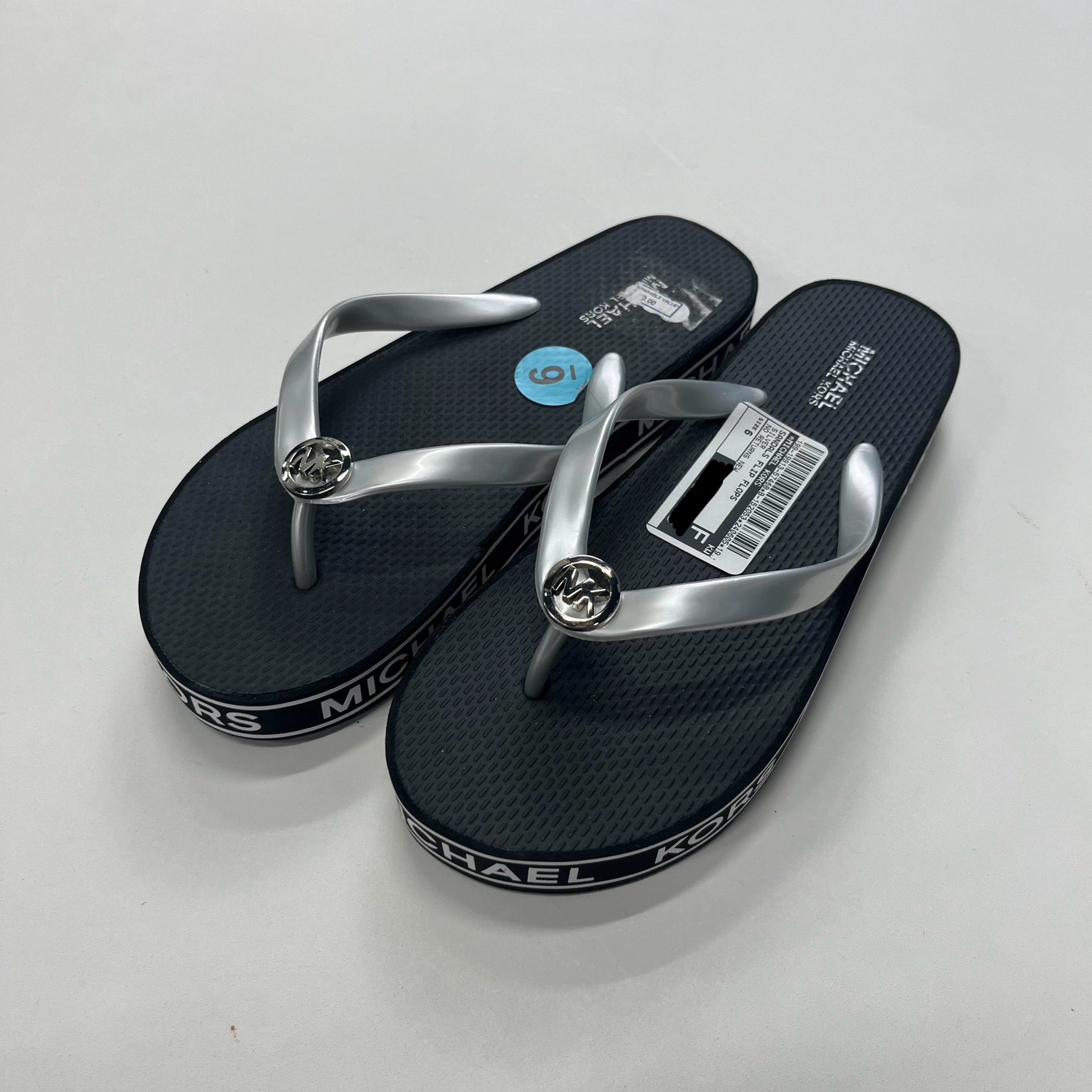 T Flip Flop Silver Sandals Flip Flops Michael Kors, Size 6