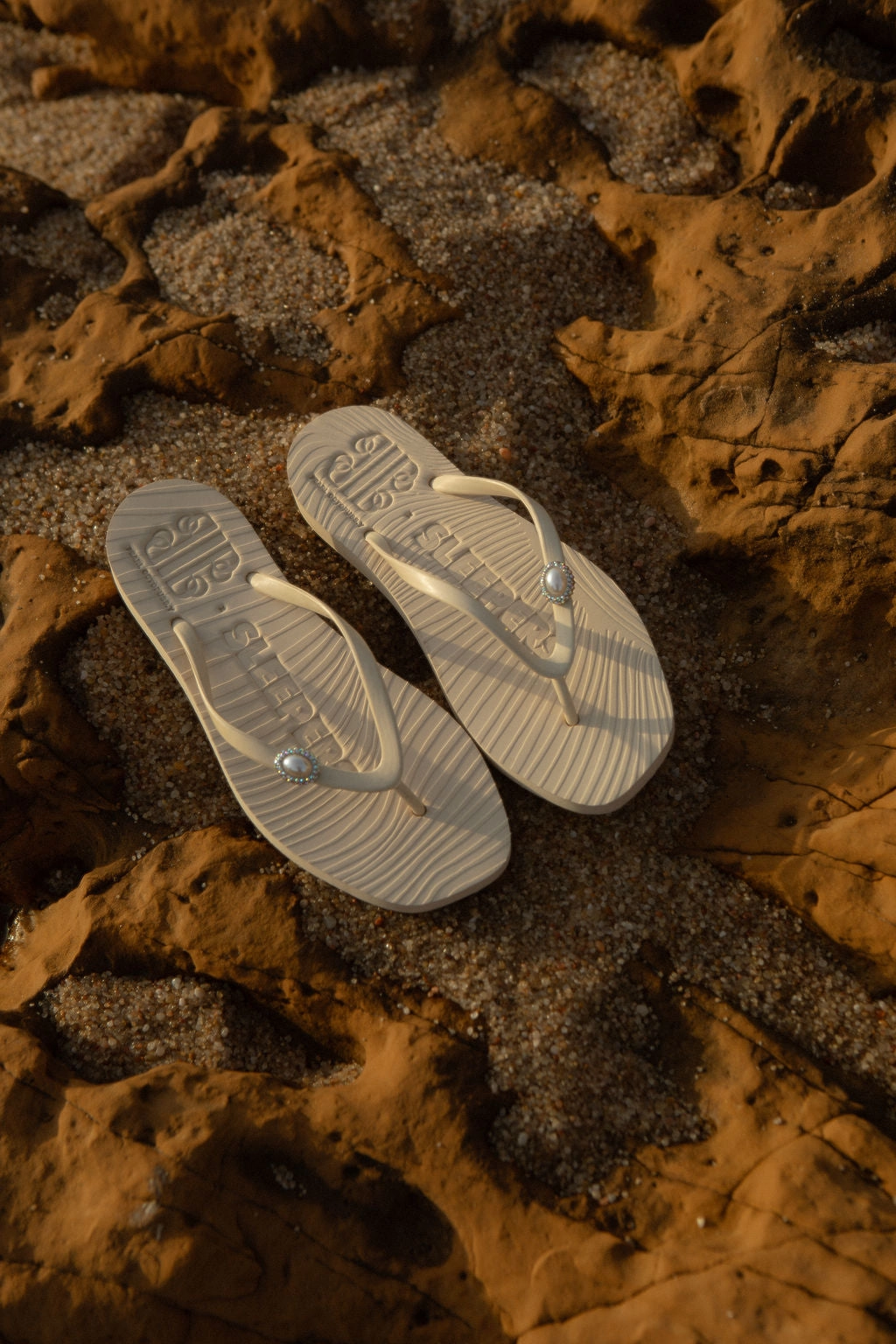 Pearl Octopuss.y x Sleepers Pearl Marseille Eggnog Born Concept Flip Flops