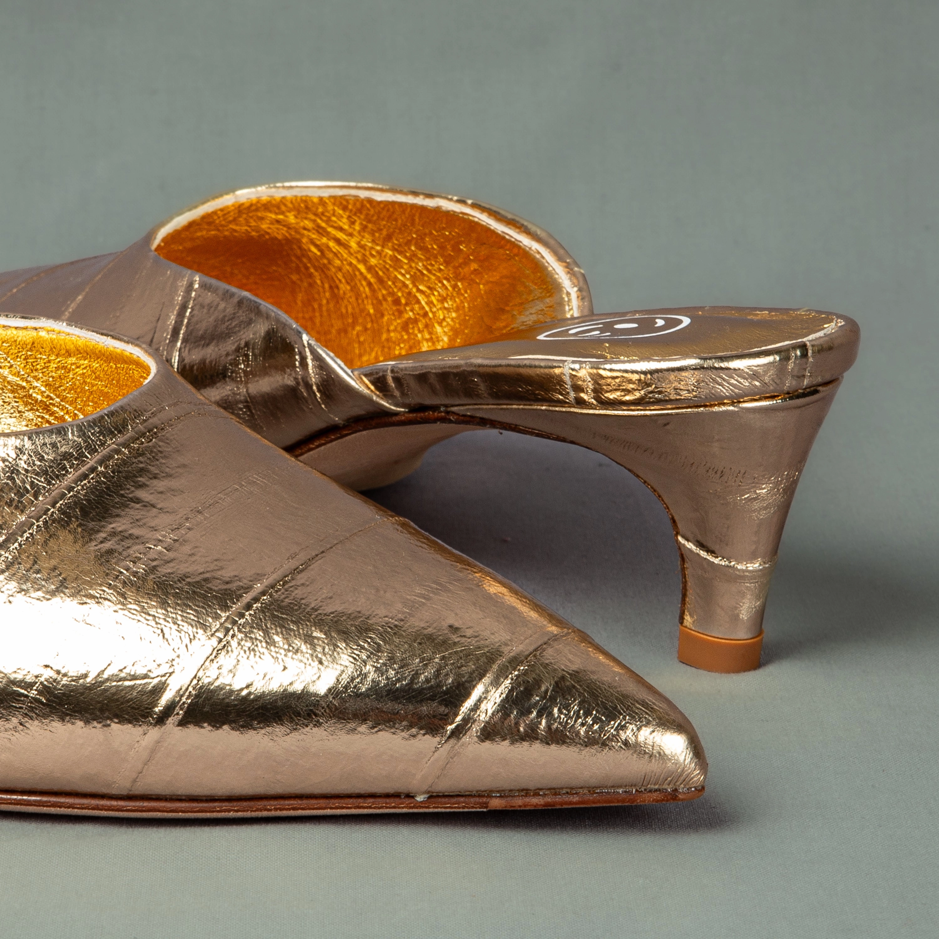 51550 Gold Flats Sandals