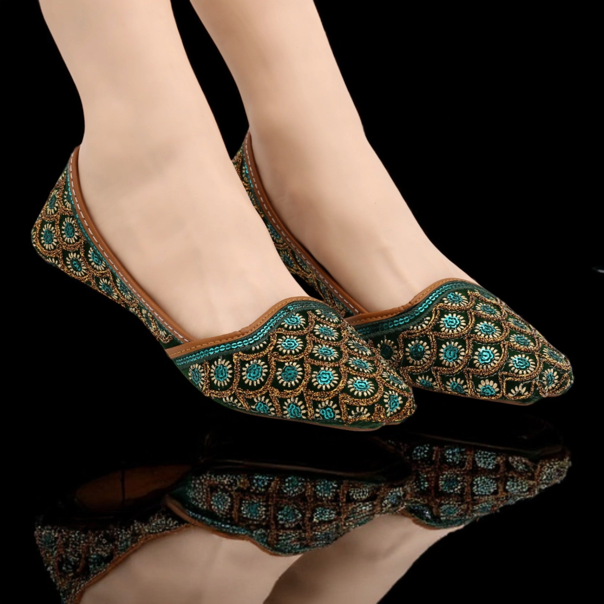 M0636 flat khussa Slip On Shoes