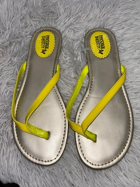 Yellow Sandals Flip Flops Clothes Mentor, Size 9 Flip Flops For Ugly Feet